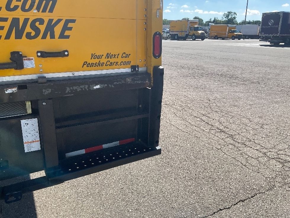 Medium Duty Box Truck-Light and Medium Duty Trucks-International-2022-MV607-Warren-MI-302,710\n\t\tmiles-$ 27,500 - Image 28