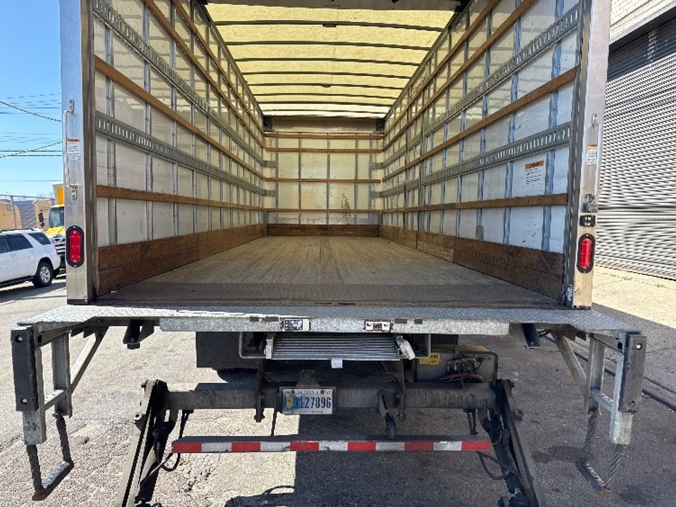 Medium Duty Box Truck-Light and Medium Duty Trucks-International-2022-MV607-West Babylon-NY-111,387\n\t\tmiles-$ 68,000 - Image 10