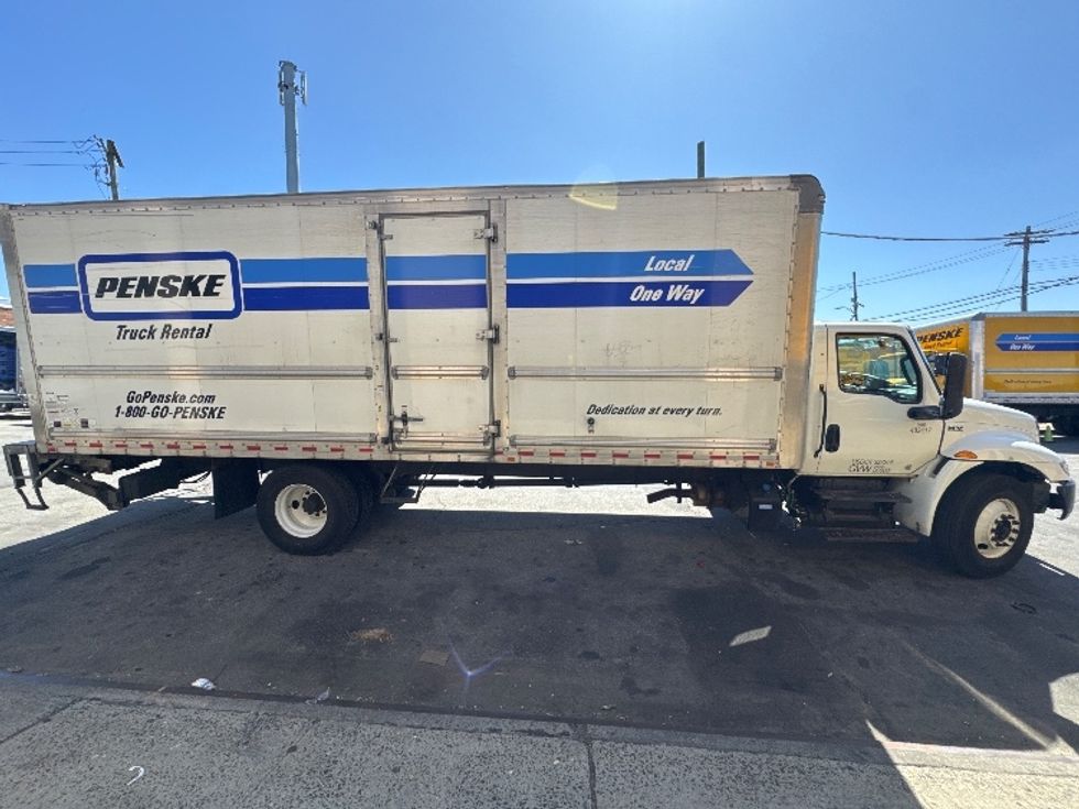 Medium Duty Box Truck-Light and Medium Duty Trucks-International-2022-MV607-West Babylon-NY-111,387\n\t\tmiles-$ 68,000 - Image 15
