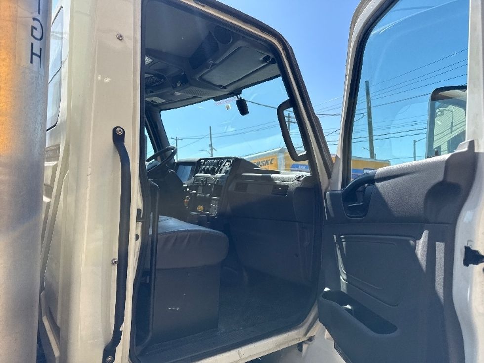 Medium Duty Box Truck-Light and Medium Duty Trucks-International-2022-MV607-West Babylon-NY-111,387\n\t\tmiles-$ 68,000 - Image 20
