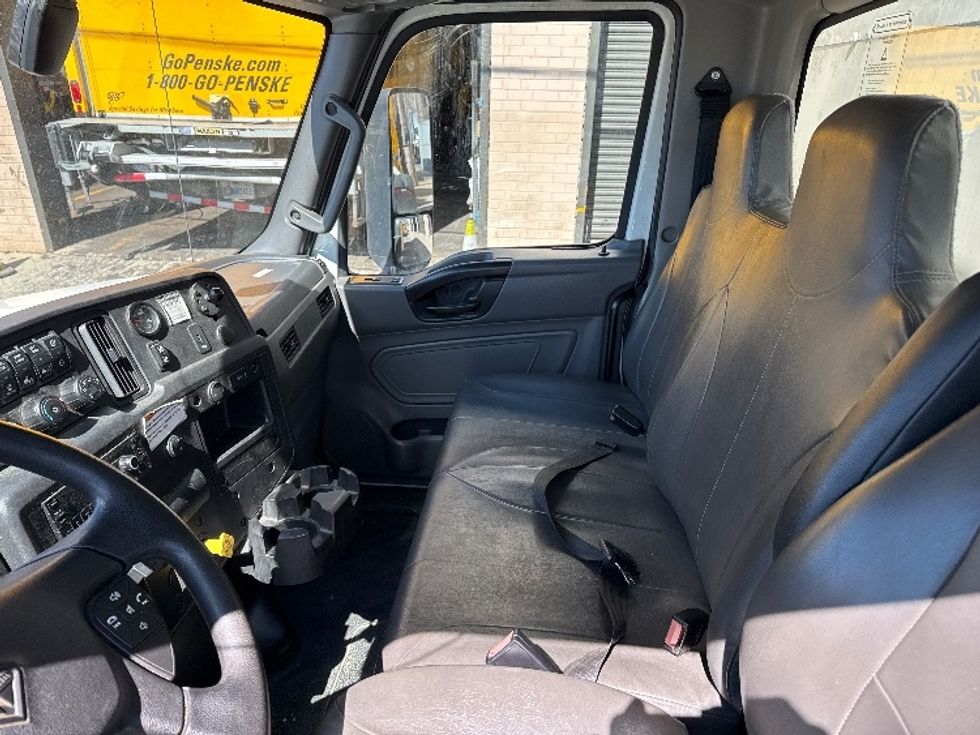 Medium Duty Box Truck-Light and Medium Duty Trucks-International-2022-MV607-West Babylon-NY-111,387\n\t\tmiles-$ 68,000 - Image 19