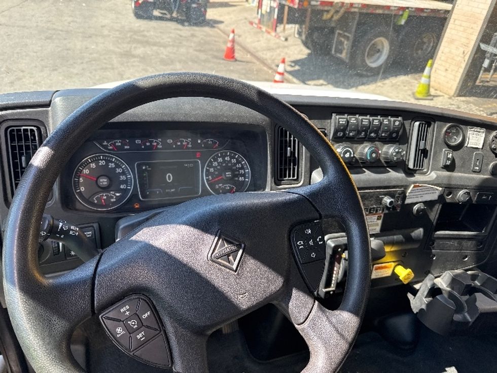 Medium Duty Box Truck-Light and Medium Duty Trucks-International-2022-MV607-West Babylon-NY-111,387\n\t\tmiles-$ 68,000 - Image 18