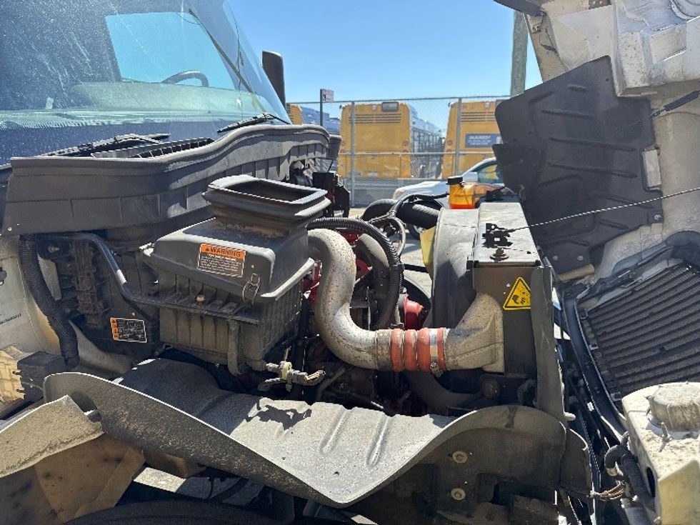 Medium Duty Box Truck-Light and Medium Duty Trucks-International-2022-MV607-West Babylon-NY-111,387\n\t\tmiles-$ 68,000 - Image 23