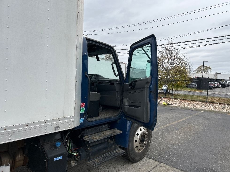 Medium Duty Box Truck-Light and Medium Duty Trucks-International-2022-MV607-West Babylon-NY-156,400\n\t\tmiles-$ 54,250 - Image 19