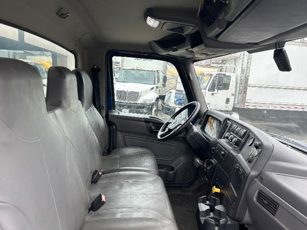 Medium Duty Box Truck-Light and Medium Duty Trucks-International-2022-MV607-West Babylon-NY-156,400\n\t\tmiles-$ 54,250 - Image 21