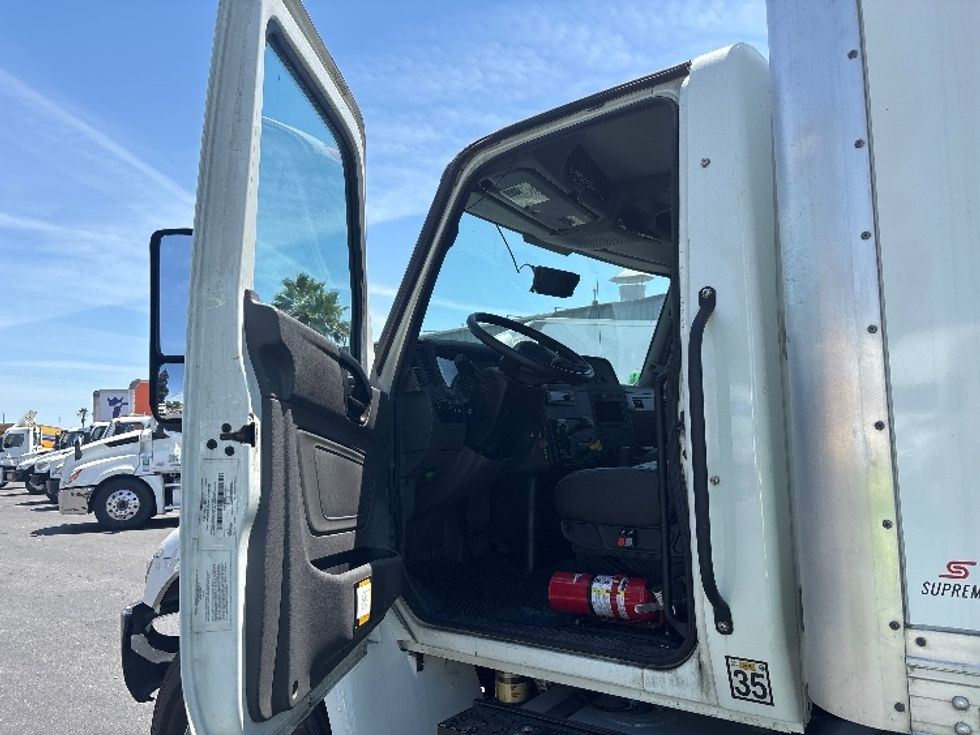 Medium Duty Box Truck-Light and Medium Duty Trucks-International-2022-MV607-West Sacramento-CA-115,392\n\t\tmiles-$ 50,750 - Image 16