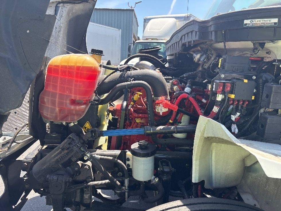 Medium Duty Box Truck-Light and Medium Duty Trucks-International-2022-MV607-West Sacramento-CA-115,392\n\t\tmiles-$ 50,750 - Image 23
