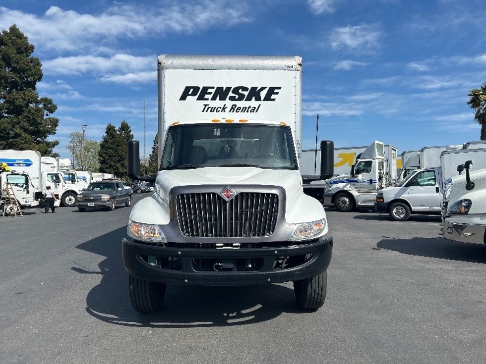 Medium Duty Box Truck-Light and Medium Duty Trucks-International-2022-MV607-West Sacramento-CA-140,354\n\t\tmiles-$ 68,000 - Image 2