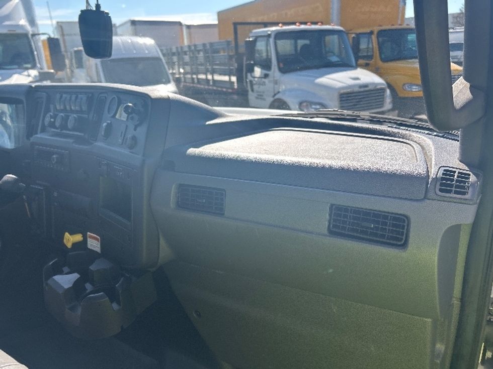 Medium Duty Box Truck-Light and Medium Duty Trucks-International-2022-MV607-West Sacramento-CA-140,354\n\t\tmiles-$ 68,000 - Image 20