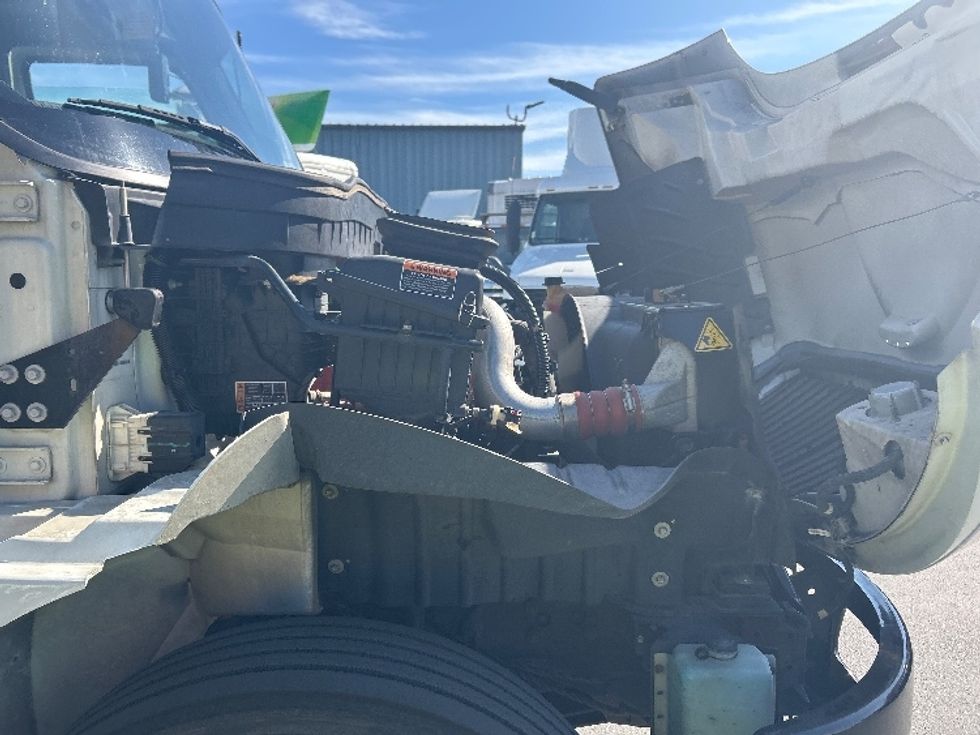 Medium Duty Box Truck-Light and Medium Duty Trucks-International-2022-MV607-West Sacramento-CA-140,354\n\t\tmiles-$ 68,000 - Image 22