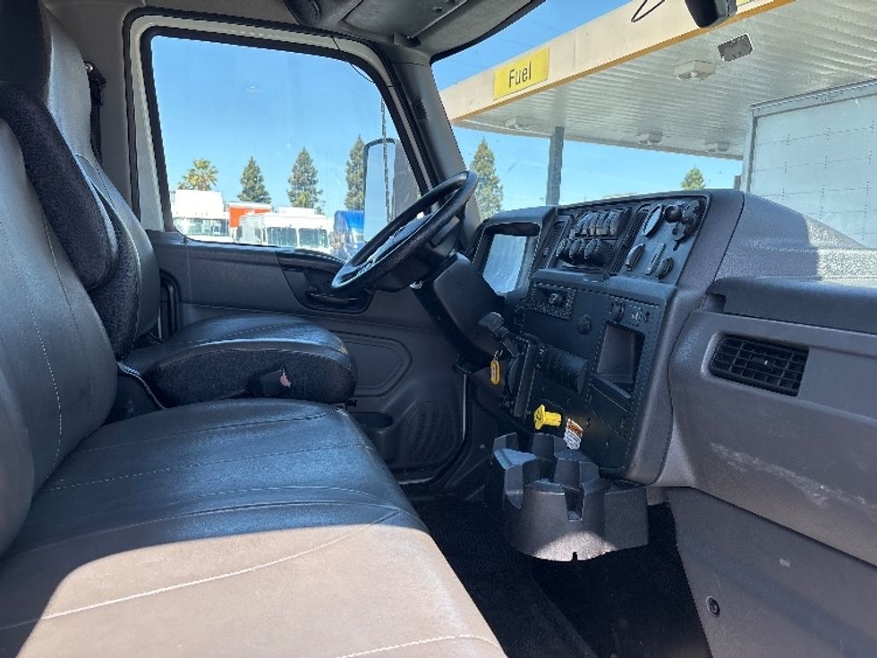 Medium Duty Box Truck-Light and Medium Duty Trucks-International-2022-MV607-West Sacramento-CA-159,583\n\t\tmiles-$ 62,000 - Image 22