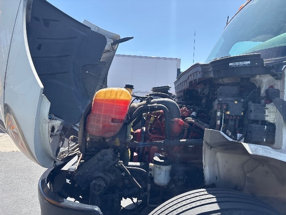 Medium Duty Box Truck-Light and Medium Duty Trucks-International-2022-MV607-West Sacramento-CA-159,583\n\t\tmiles-$ 62,000 - Image 24