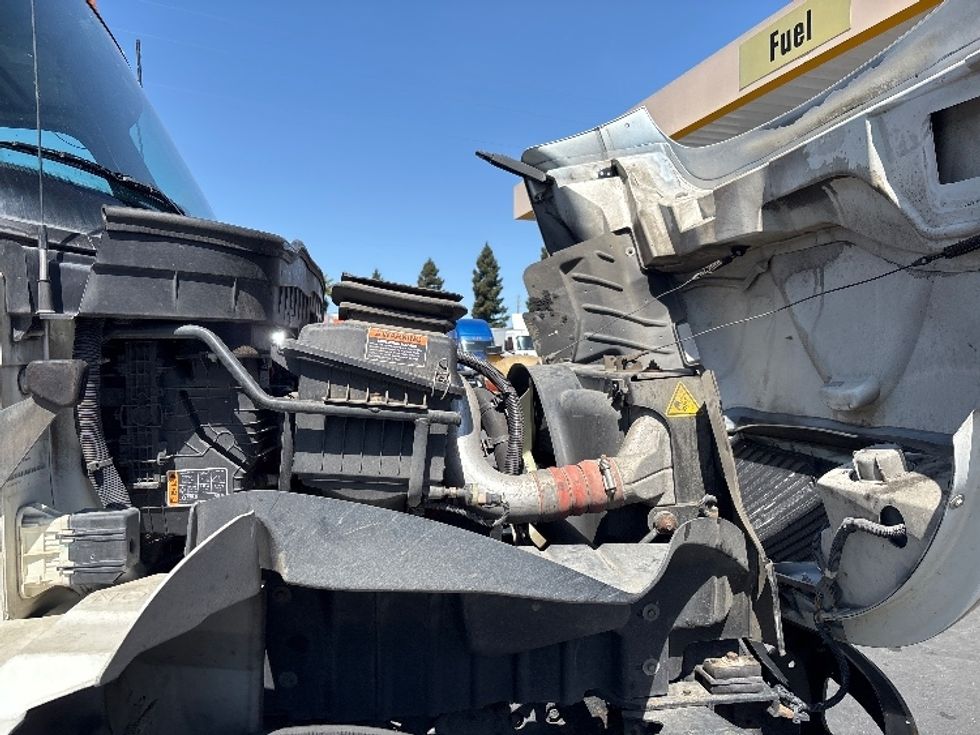 Medium Duty Box Truck-Light and Medium Duty Trucks-International-2022-MV607-West Sacramento-CA-159,583\n\t\tmiles-$ 62,000 - Image 23