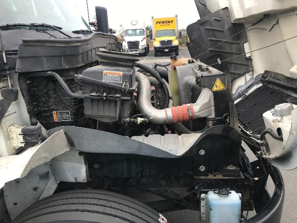 Medium Duty Box Truck-Light and Medium Duty Trucks-International-2022-MV607-West Sacramento-CA-184,825\n\t\tmiles-$ 57,000 - Image 23