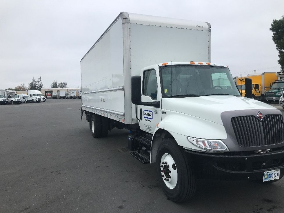 Medium Duty Box Truck-Light and Medium Duty Trucks-International-2022-MV607-West Sacramento-CA-197,714\n\t\tmiles-$ 61,500 - Image 1