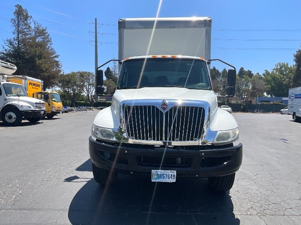 Medium Duty Box Truck-Light and Medium Duty Trucks-International-2022-MV607-West Sacramento-CA-211,157\n\t\tmiles-$ 60,500 - Image 2
