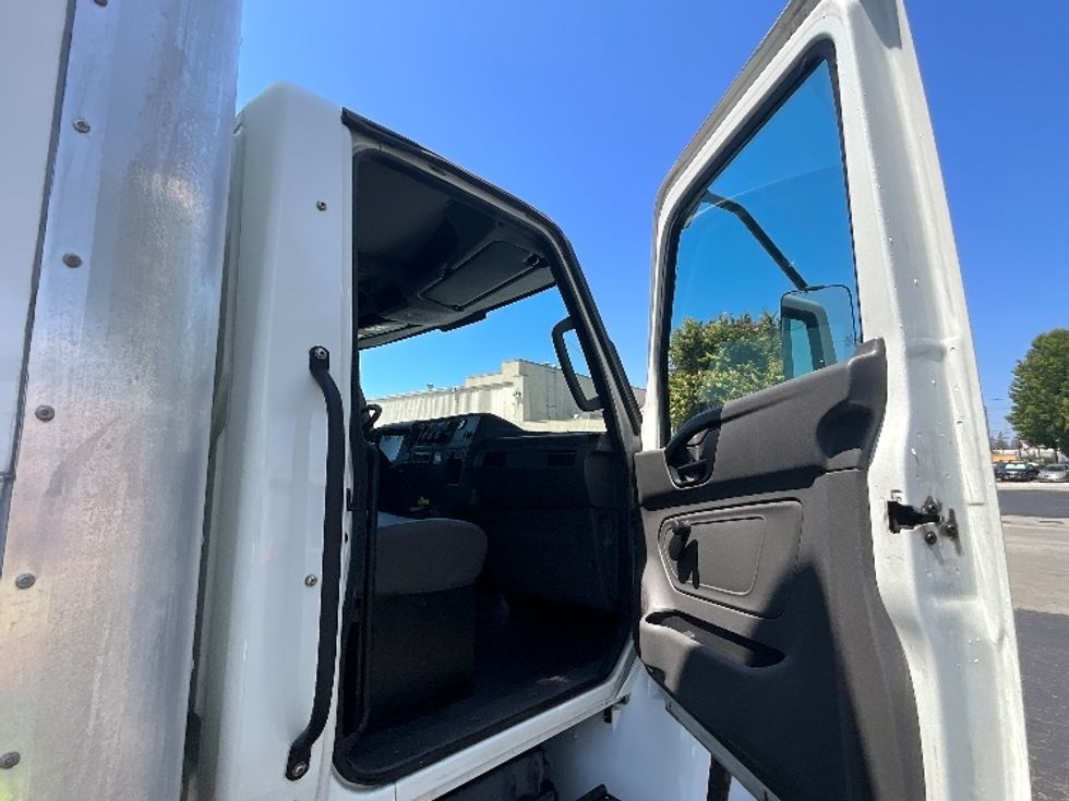 Medium Duty Box Truck-Light and Medium Duty Trucks-International-2022-MV607-West Sacramento-CA-211,157\n\t\tmiles-$ 60,500 - Image 20