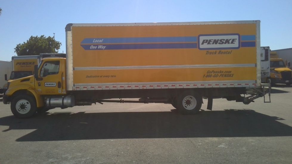 Medium Duty Box Truck-Light and Medium Duty Trucks-International-2022-MV607-West Sacramento-CA-219,489\n\t\tmiles-$ 46,250 - Image 4