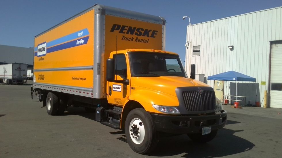 Medium Duty Box Truck-Light and Medium Duty Trucks-International-2022-MV607-West Sacramento-CA-219,489\n\t\tmiles-$ 46,250 - Image 1