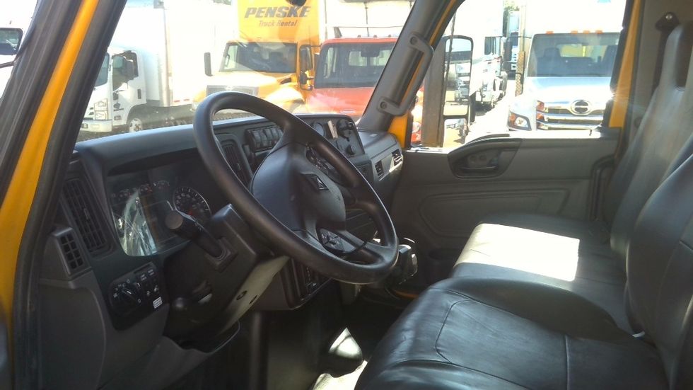 Medium Duty Box Truck-Light and Medium Duty Trucks-International-2022-MV607-West Sacramento-CA-219,489\n\t\tmiles-$ 46,250 - Image 17