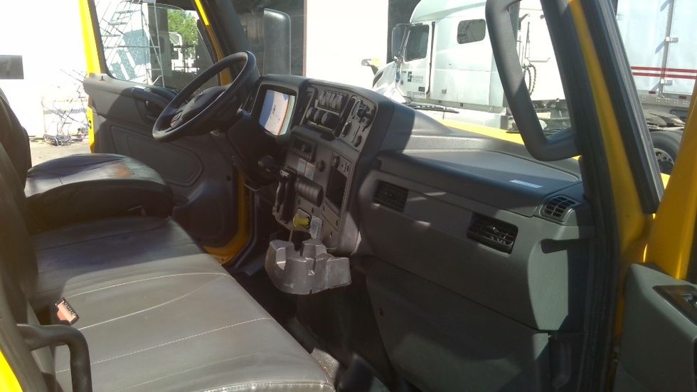 Medium Duty Box Truck-Light and Medium Duty Trucks-International-2022-MV607-West Sacramento-CA-219,489\n\t\tmiles-$ 46,250 - Image 21
