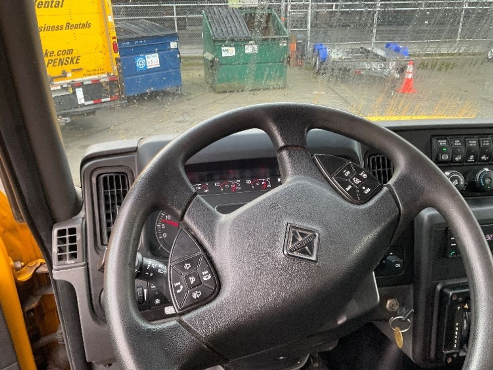 Medium Duty Box Truck-Light and Medium Duty Trucks-International-2022-MV607-West Sacramento-CA-222,460\n\t\tmiles-$ 48,250 - Image 18