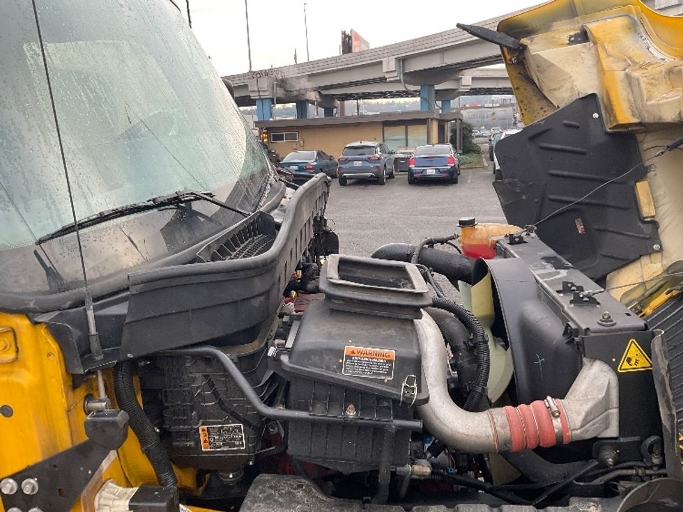 Medium Duty Box Truck-Light and Medium Duty Trucks-International-2022-MV607-West Sacramento-CA-222,460\n\t\tmiles-$ 48,250 - Image 23