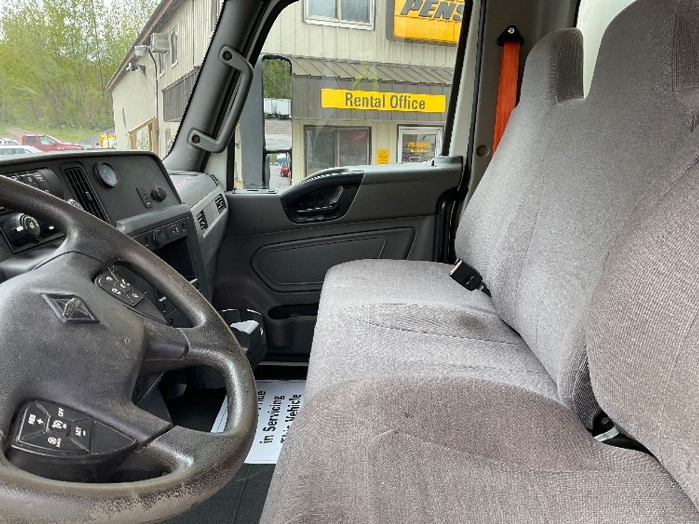 Medium Duty Box Truck-Light and Medium Duty Trucks-International-2022-MV607-Whitesboro-NY-96,563\n\t\tmiles-$ 61,000 - Image 19