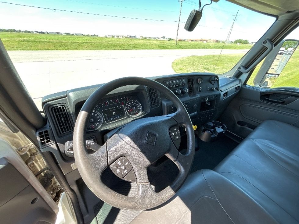 Medium Duty Box Truck-Light and Medium Duty Trucks-International-2022-MV607-Wichita-KS-206,150\n\t\tmiles-$ 53,250 - Image 17
