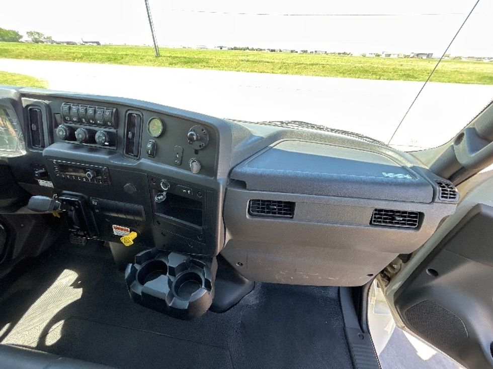 Medium Duty Box Truck-Light and Medium Duty Trucks-International-2022-MV607-Wichita-KS-206,150\n\t\tmiles-$ 53,250 - Image 21