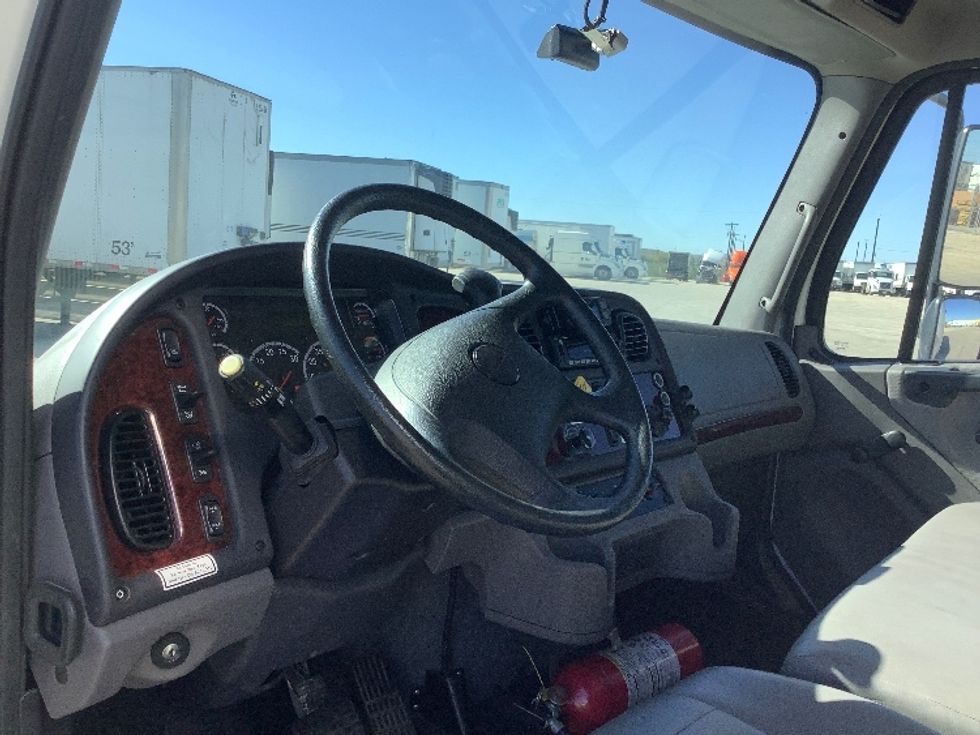 Medium Duty Box Truck-Light and Medium Duty Trucks-International-2022-MV607-Wilkes Barre-PA-161,955\n\t\tmiles-$ 60,000 - Image 17