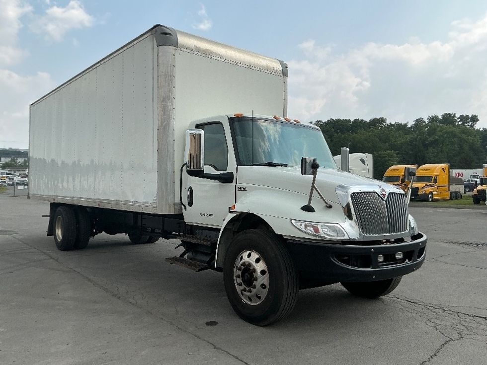 Medium Duty Box Truck-Light and Medium Duty Trucks-International-2022-MV607-Wilkes Barre-PA-280,729\n\t\tmiles-$ 32,750 - Image 1