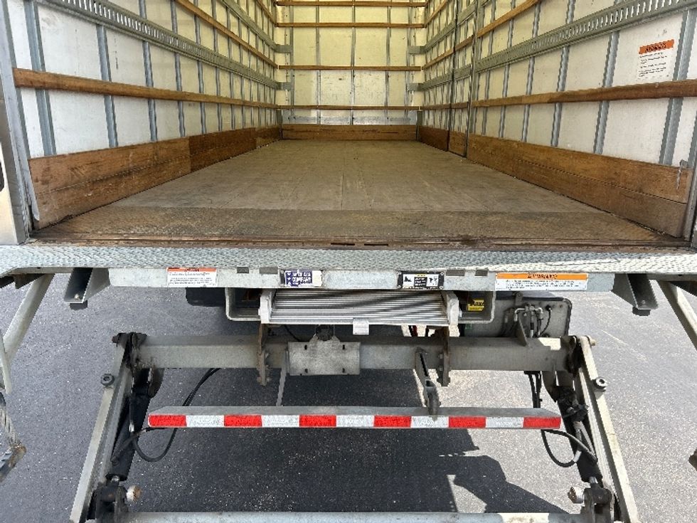 Medium Duty Box Truck-Light and Medium Duty Trucks-International-2022-MV607-Windsor-WI-106,938\n\t\tmiles-$ 72,000 - Image 10