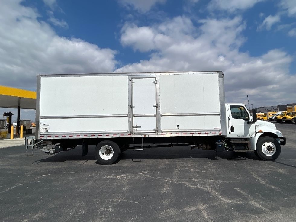 Medium Duty Box Truck-Light and Medium Duty Trucks-International-2022-MV607-Windsor-WI-106,938\n\t\tmiles-$ 72,000 - Image 15