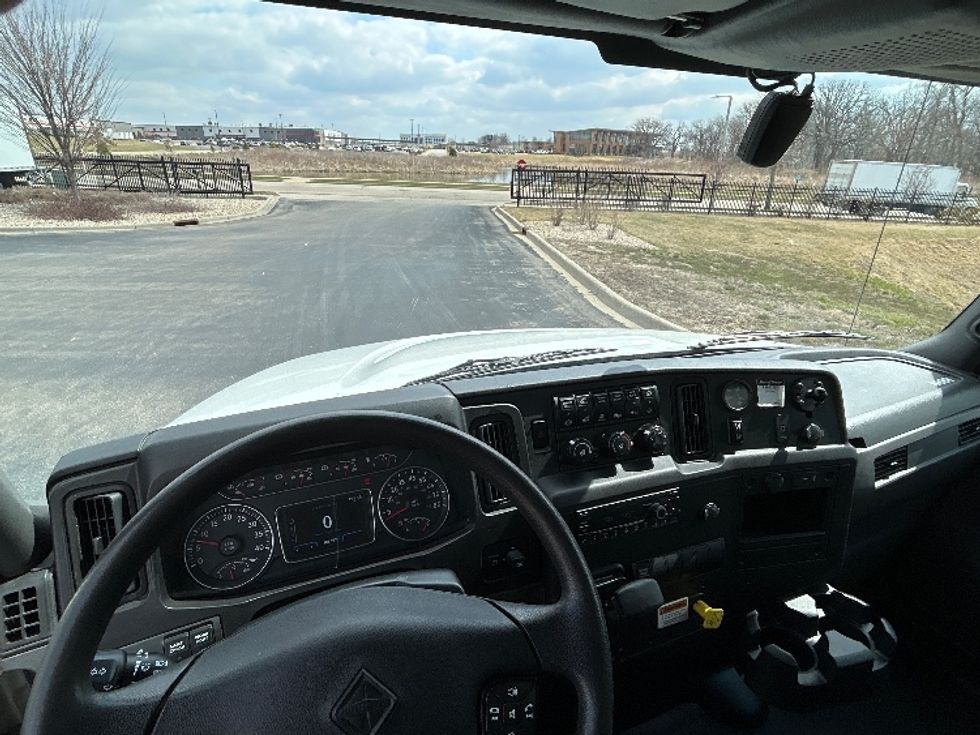 Medium Duty Box Truck-Light and Medium Duty Trucks-International-2022-MV607-Windsor-WI-106,938\n\t\tmiles-$ 72,000 - Image 18