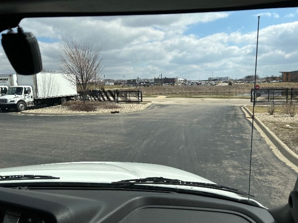 Medium Duty Box Truck-Light and Medium Duty Trucks-International-2022-MV607-Windsor-WI-106,938\n\t\tmiles-$ 72,000 - Image 21