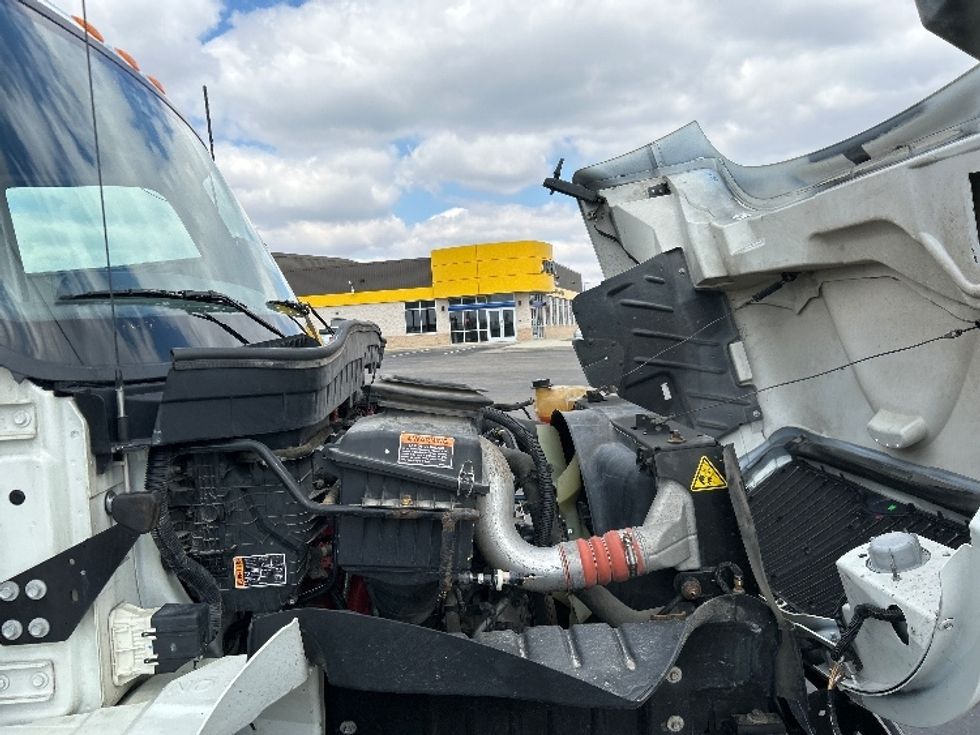 Medium Duty Box Truck-Light and Medium Duty Trucks-International-2022-MV607-Windsor-WI-106,938\n\t\tmiles-$ 72,000 - Image 23