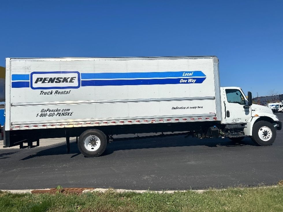 Medium Duty Box Truck-Light and Medium Duty Trucks-International-2022-MV607-Windsor-WI-209,155\n\t\tmiles-$ 42,500 - Image 13