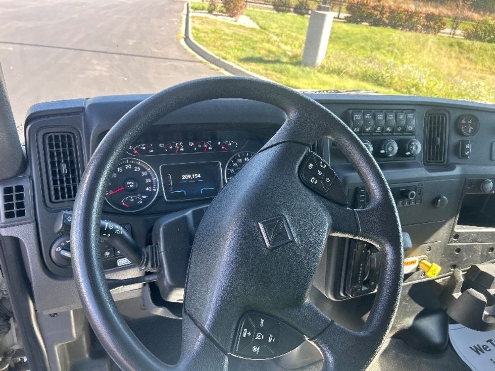 Medium Duty Box Truck-Light and Medium Duty Trucks-International-2022-MV607-Windsor-WI-209,155\n\t\tmiles-$ 42,500 - Image 16