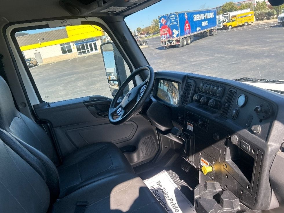 Medium Duty Box Truck-Light and Medium Duty Trucks-International-2022-MV607-Windsor-WI-209,155\n\t\tmiles-$ 42,500 - Image 20