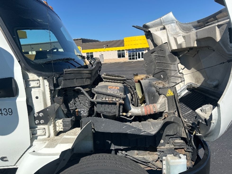 Medium Duty Box Truck-Light and Medium Duty Trucks-International-2022-MV607-Windsor-WI-209,155\n\t\tmiles-$ 42,500 - Image 21