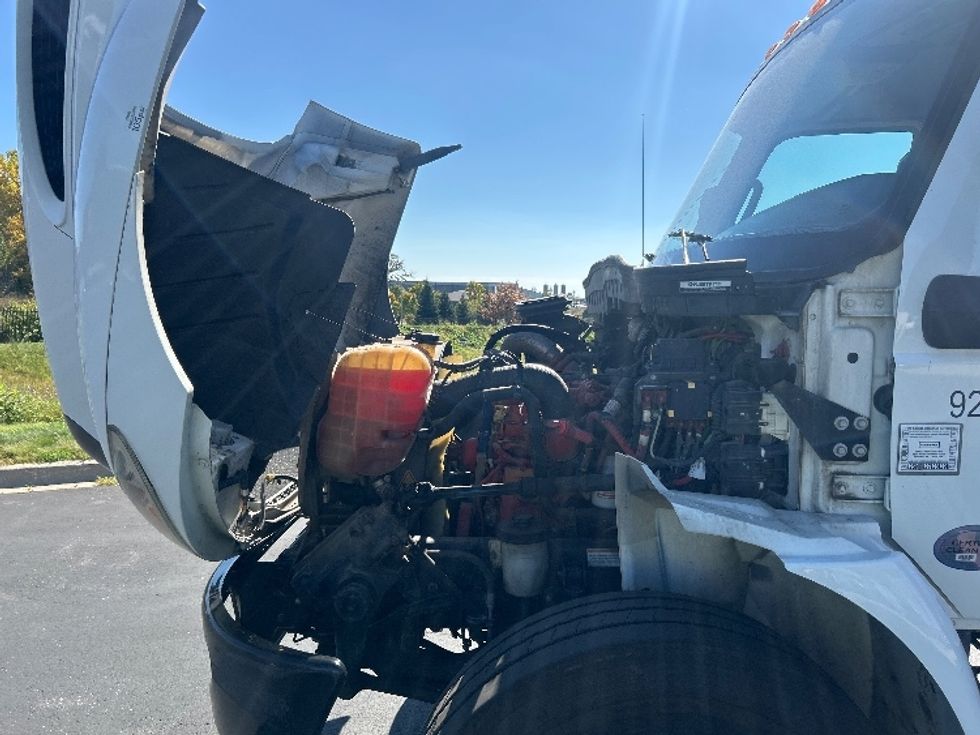 Medium Duty Box Truck-Light and Medium Duty Trucks-International-2022-MV607-Windsor-WI-209,155\n\t\tmiles-$ 42,500 - Image 22