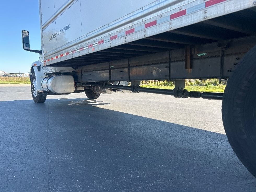 Medium Duty Box Truck-Light and Medium Duty Trucks-International-2022-MV607-Windsor-WI-209,155\n\t\tmiles-$ 42,500 - Image 5