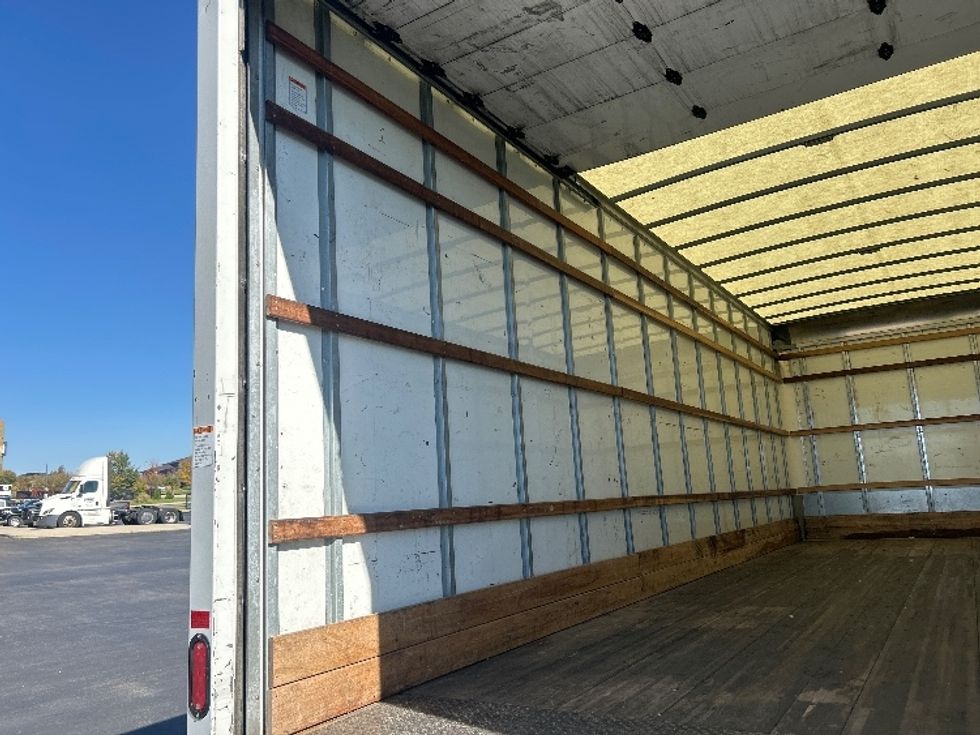 Medium Duty Box Truck-Light and Medium Duty Trucks-International-2022-MV607-Windsor-WI-209,155\n\t\tmiles-$ 42,500 - Image 9