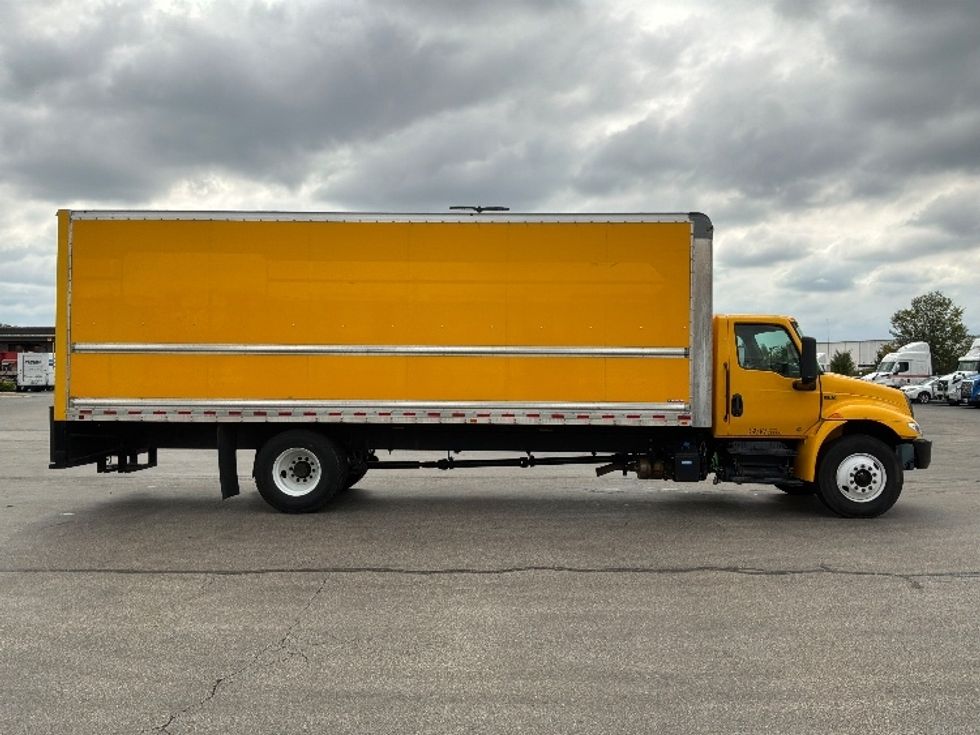 Medium Duty Box Truck-Light and Medium Duty Trucks-International-2022-MV607-Windsor-WI-239,739\n\t\tmiles-$ 38,750 - Image 15