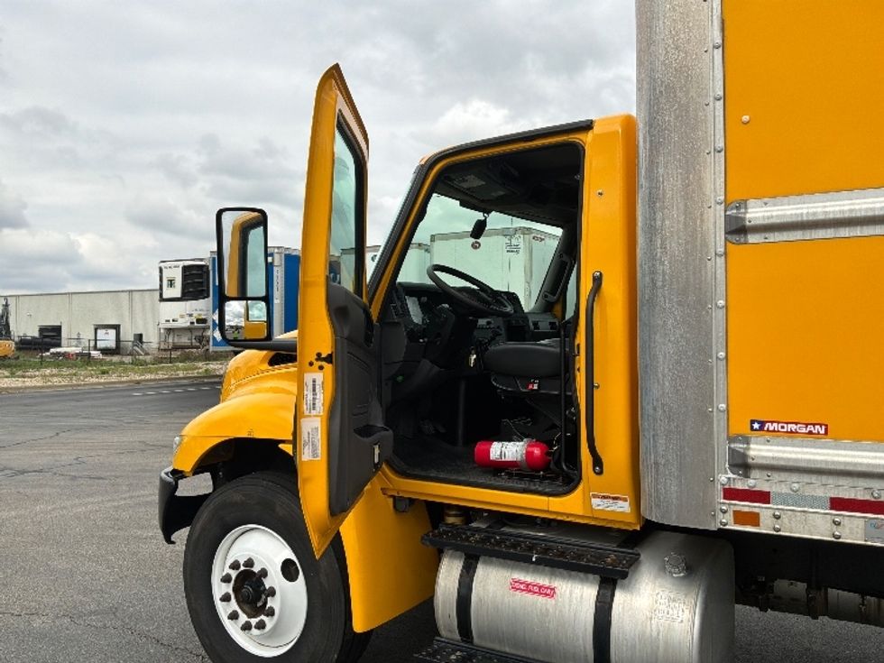 Medium Duty Box Truck-Light and Medium Duty Trucks-International-2022-MV607-Windsor-WI-239,739\n\t\tmiles-$ 38,750 - Image 16