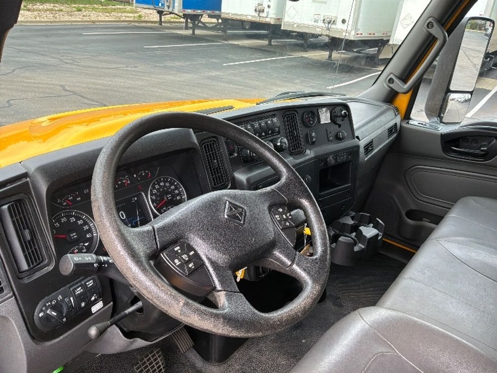 Medium Duty Box Truck-Light and Medium Duty Trucks-International-2022-MV607-Windsor-WI-239,739\n\t\tmiles-$ 38,750 - Image 17