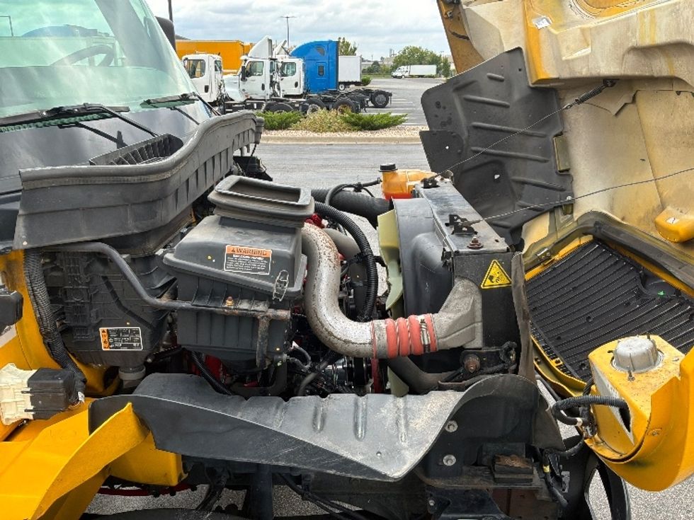 Medium Duty Box Truck-Light and Medium Duty Trucks-International-2022-MV607-Windsor-WI-239,739\n\t\tmiles-$ 38,750 - Image 23