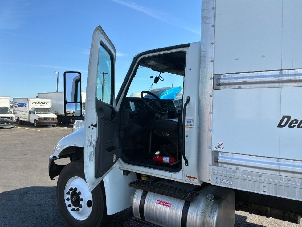 Medium Duty Box Truck-Light and Medium Duty Trucks-International-2022-MV607-Yakima-WA-241,799\n\t\tmiles-$ 42,750 - Image 16