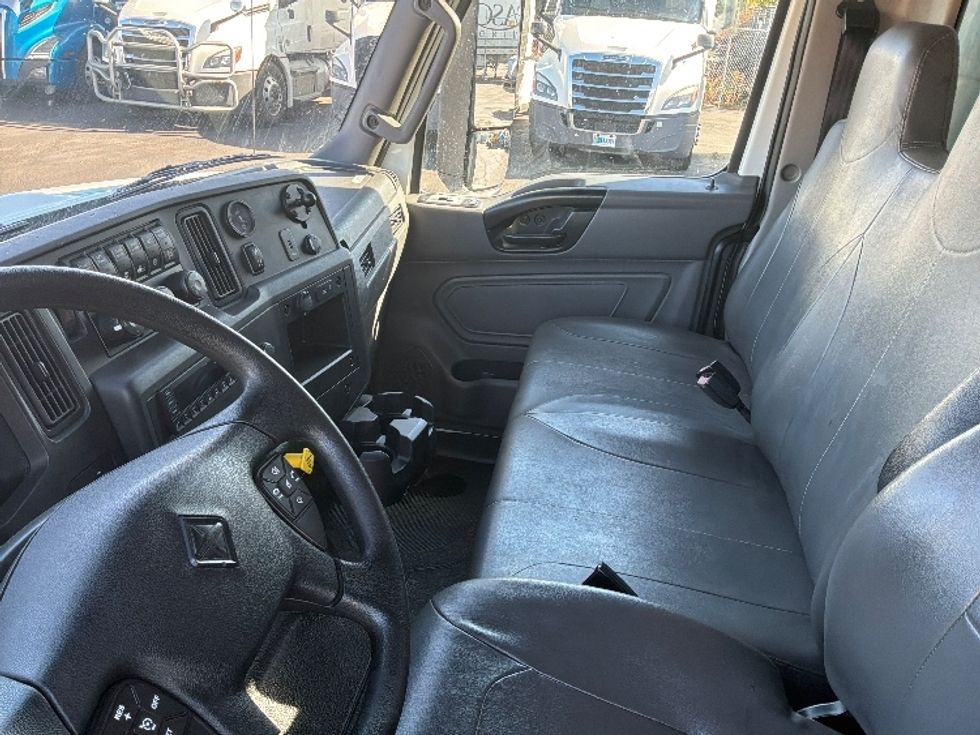 Medium Duty Box Truck-Light and Medium Duty Trucks-International-2022-MV607-Yakima-WA-241,799\n\t\tmiles-$ 42,750 - Image 17